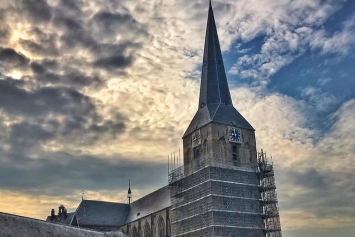 Bovenkerk in Kampen staat in de steigers
