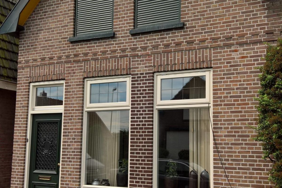 Gevelrenovatie woning Plasweg in IJsselmuiden