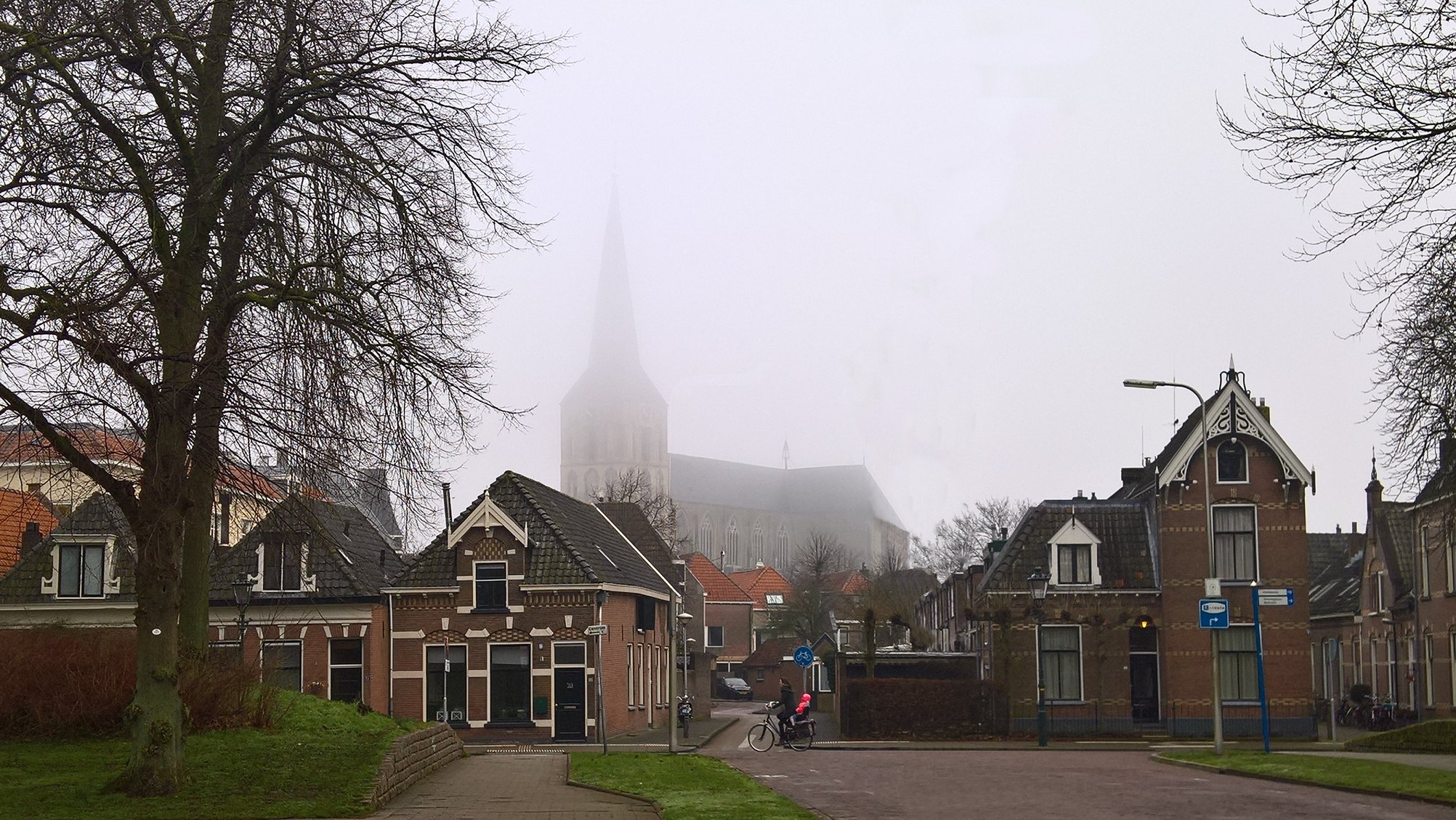De Bovenkerk in Kampen is uit de steigers. Voegbedrijf Heldoorn heeft de gevel gerestaureerd.