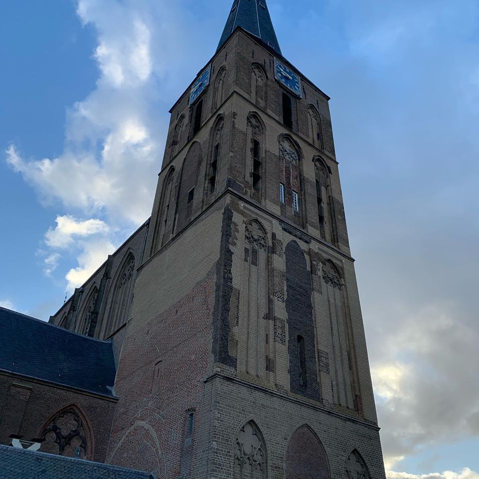 Voegbedrijf Heldoorn restaureert de gevel van De Bovenkerk in Kampen