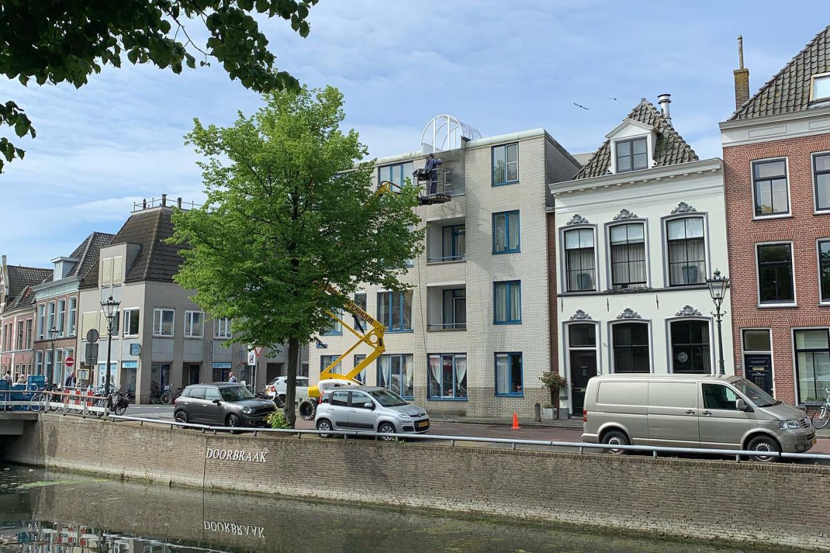 Gevelreiniging appartementencomplex in Kampen