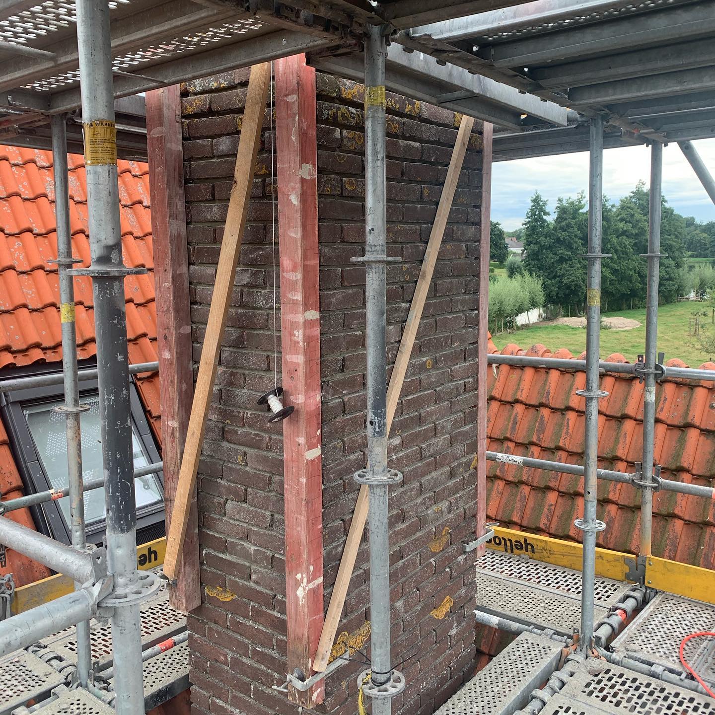 Renovatie schoorsteen in Hattem door Voegbedrijf Heldoorn