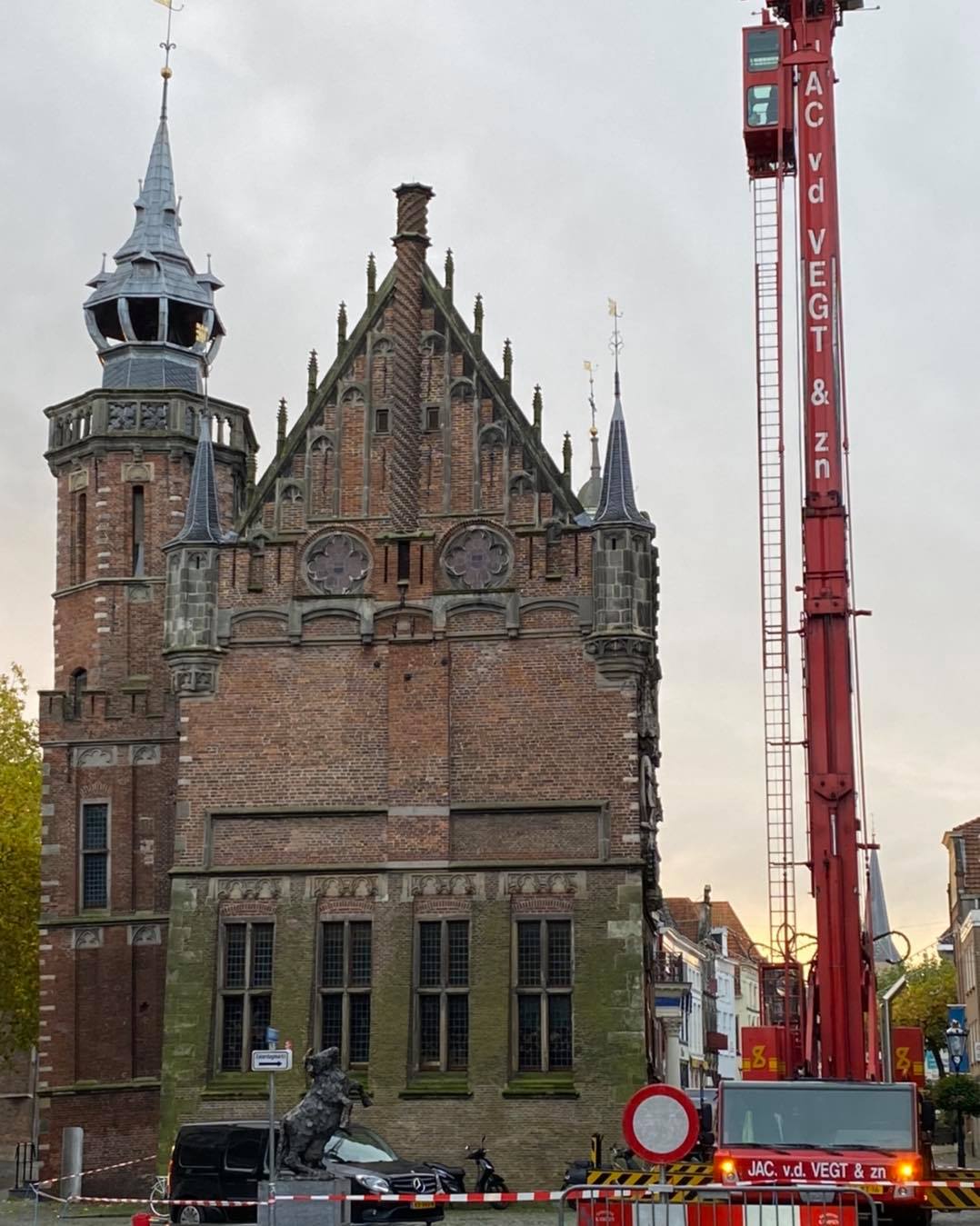 Oude stadhuis in Kampen is gerestaureerd door Voegbedrijf Heldoorn